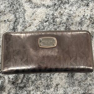 Michael Kors Metallic Wallet